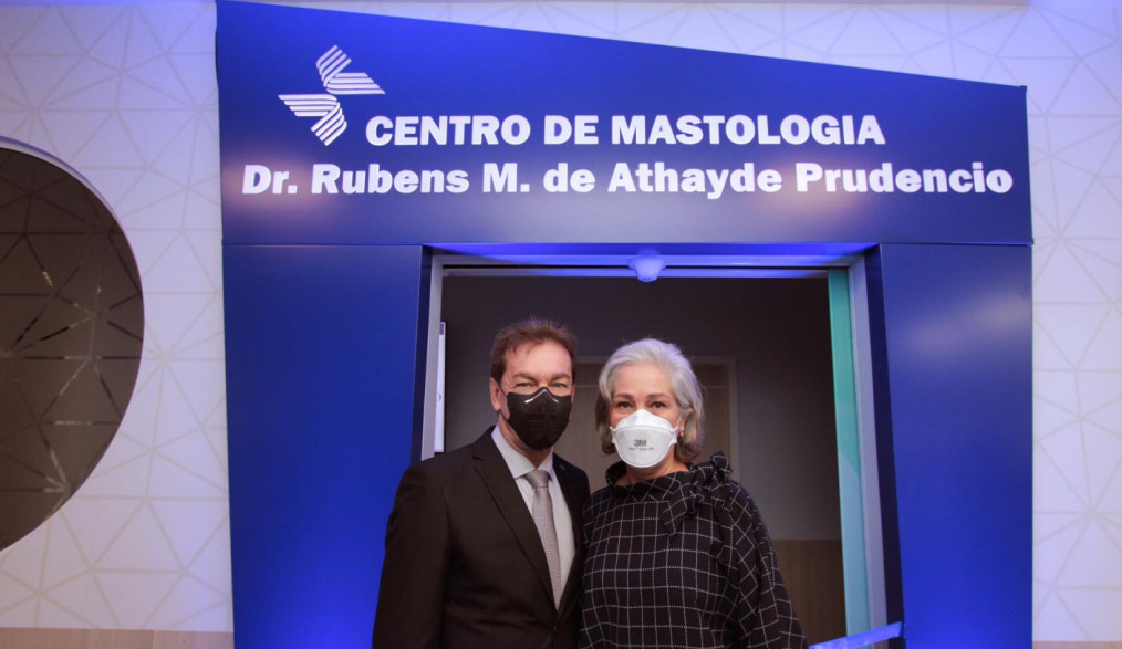Presidente/ CEO Valdir Ventura ao lado da Diretora de Recursos Humanos do São Cristóvão Saúde, Verenice Prudencio